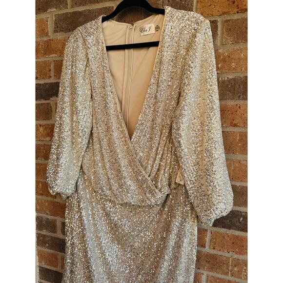 Eliza J. Silver Sequence Dress Size 20 NWT - Picture 3 of 4